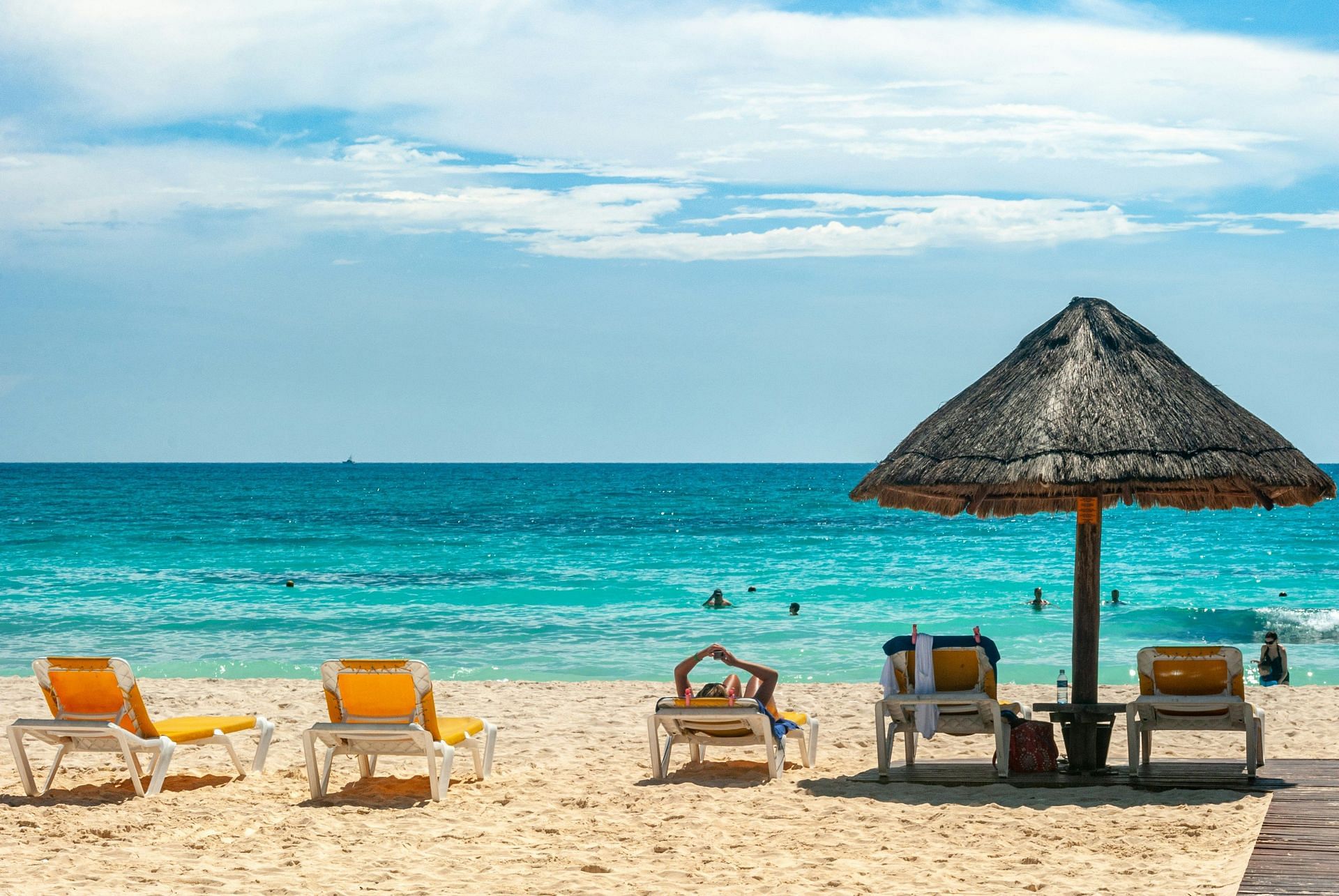 Tanning after Botox is a strong no(Image by David Vives/Unsplash)